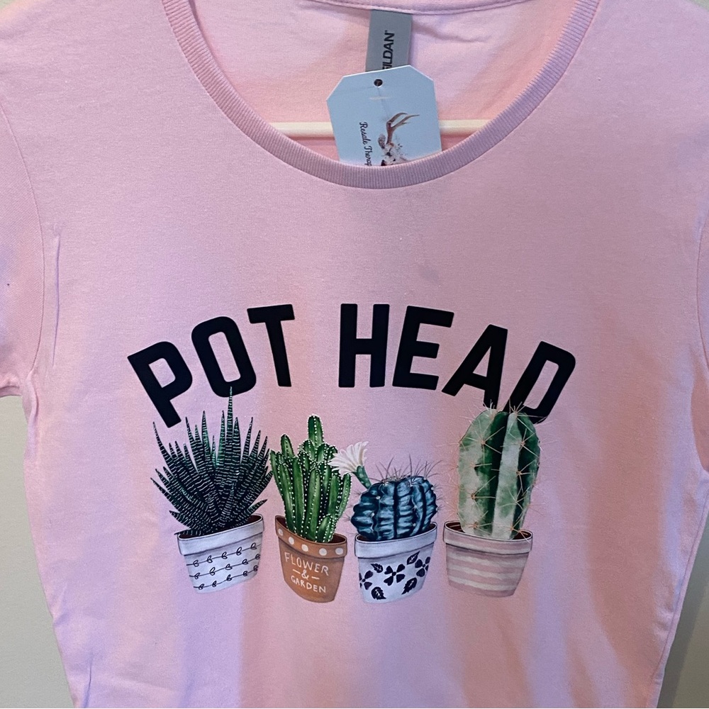 {NEW} Women’s “POT HEAD” Graphic Tee Small Pink